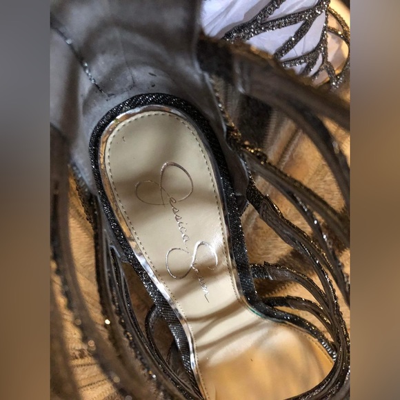 Jessica Simpson Pewter Razella Embellished Caged Pumps | Size 9.5 | NEW - Picture 3 of 4
